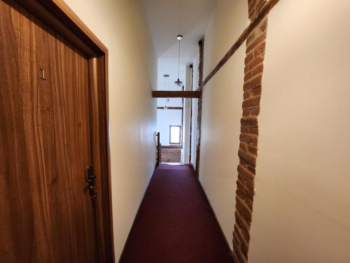 Antique Aparthotel Άλμπα Ιούλια Εξωτερικό φωτογραφία