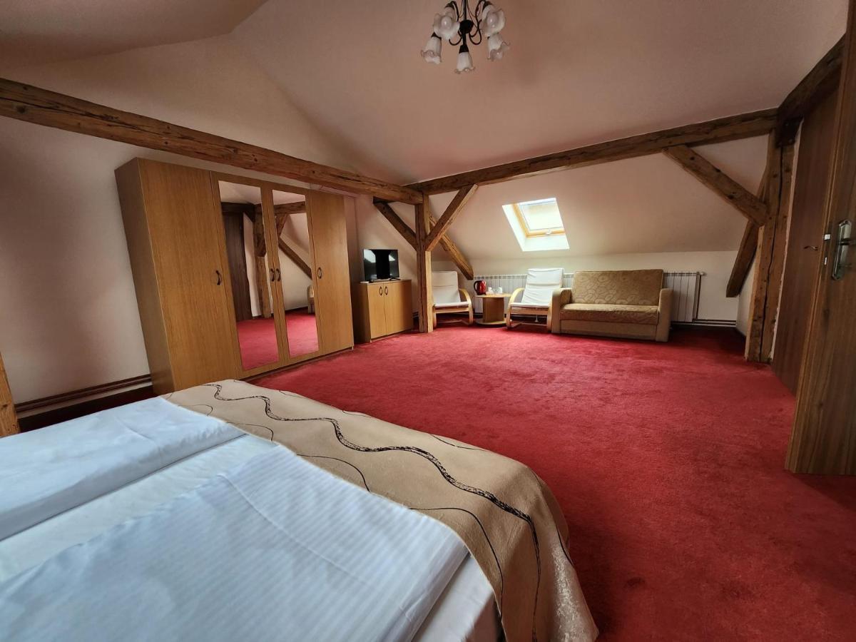 Antique Aparthotel Άλμπα Ιούλια Εξωτερικό φωτογραφία