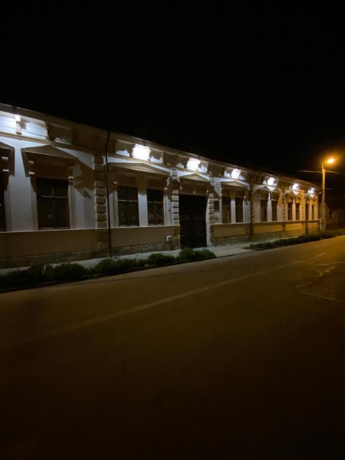 Antique Aparthotel Άλμπα Ιούλια Εξωτερικό φωτογραφία