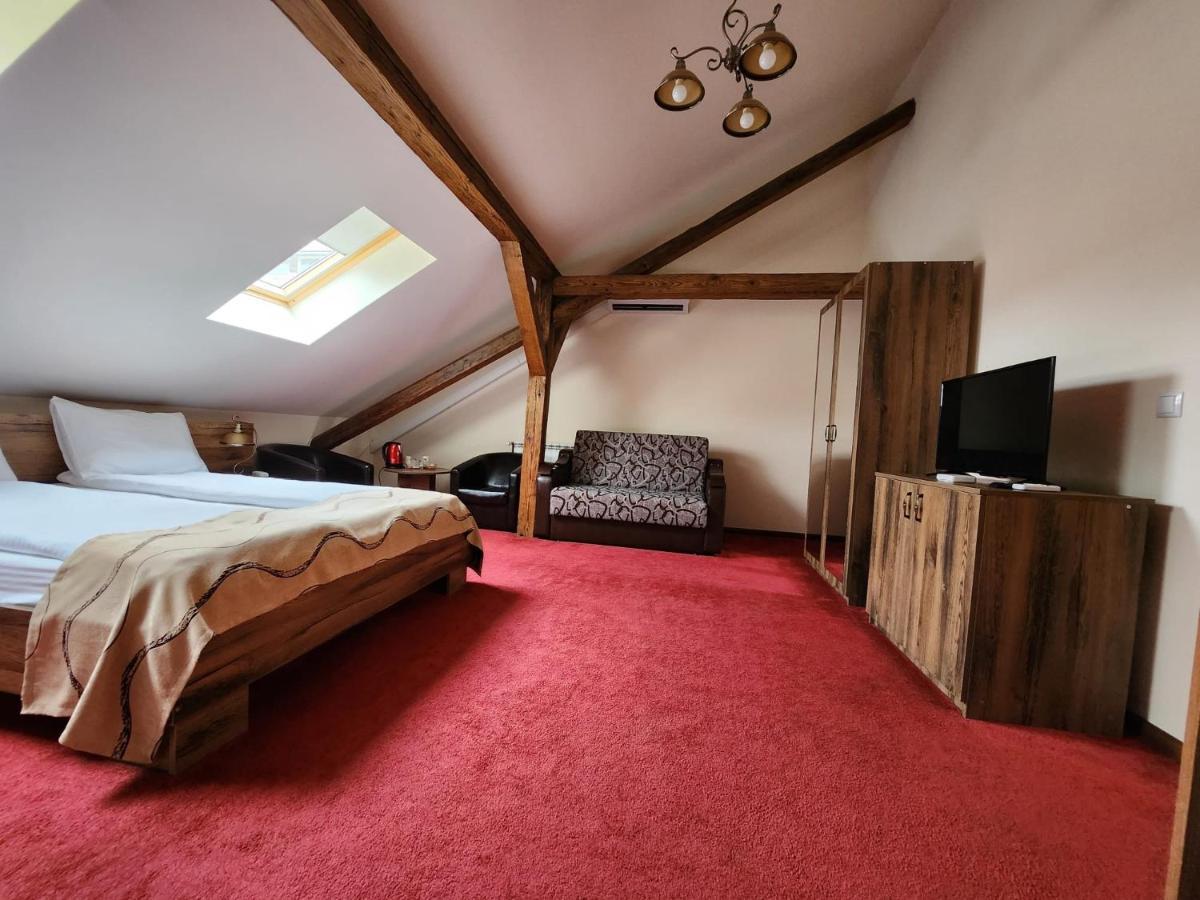 Antique Aparthotel Άλμπα Ιούλια Εξωτερικό φωτογραφία