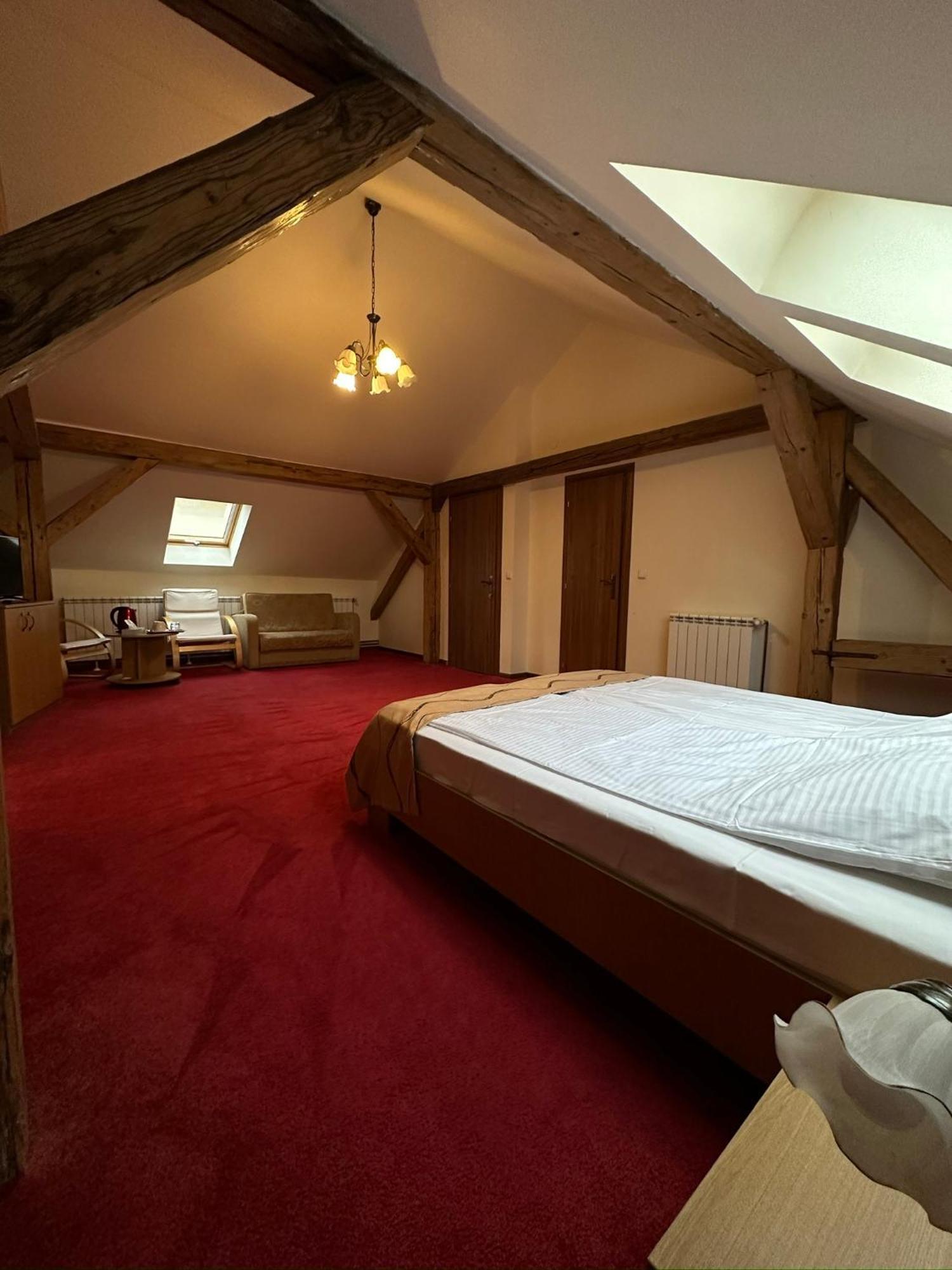 Antique Aparthotel Άλμπα Ιούλια Εξωτερικό φωτογραφία