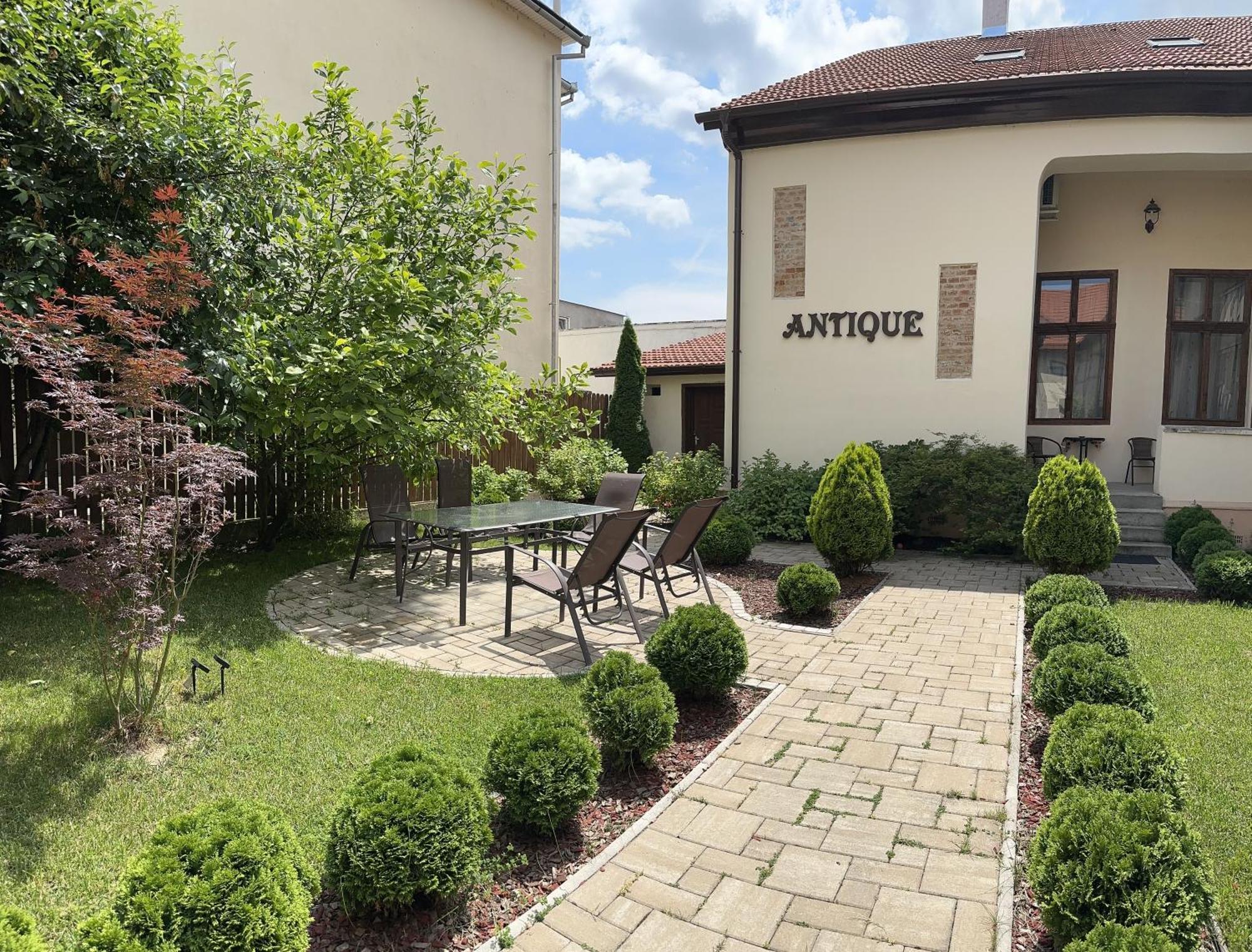 Antique Aparthotel Άλμπα Ιούλια Εξωτερικό φωτογραφία