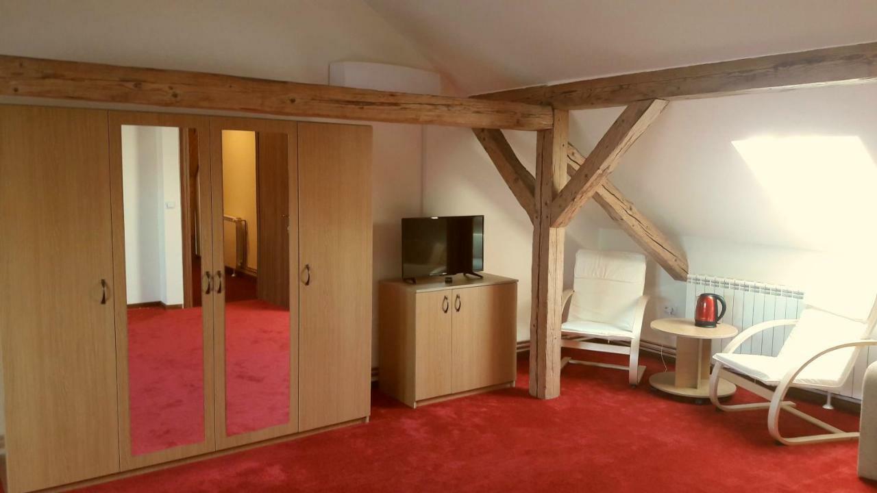 Antique Aparthotel Άλμπα Ιούλια Εξωτερικό φωτογραφία