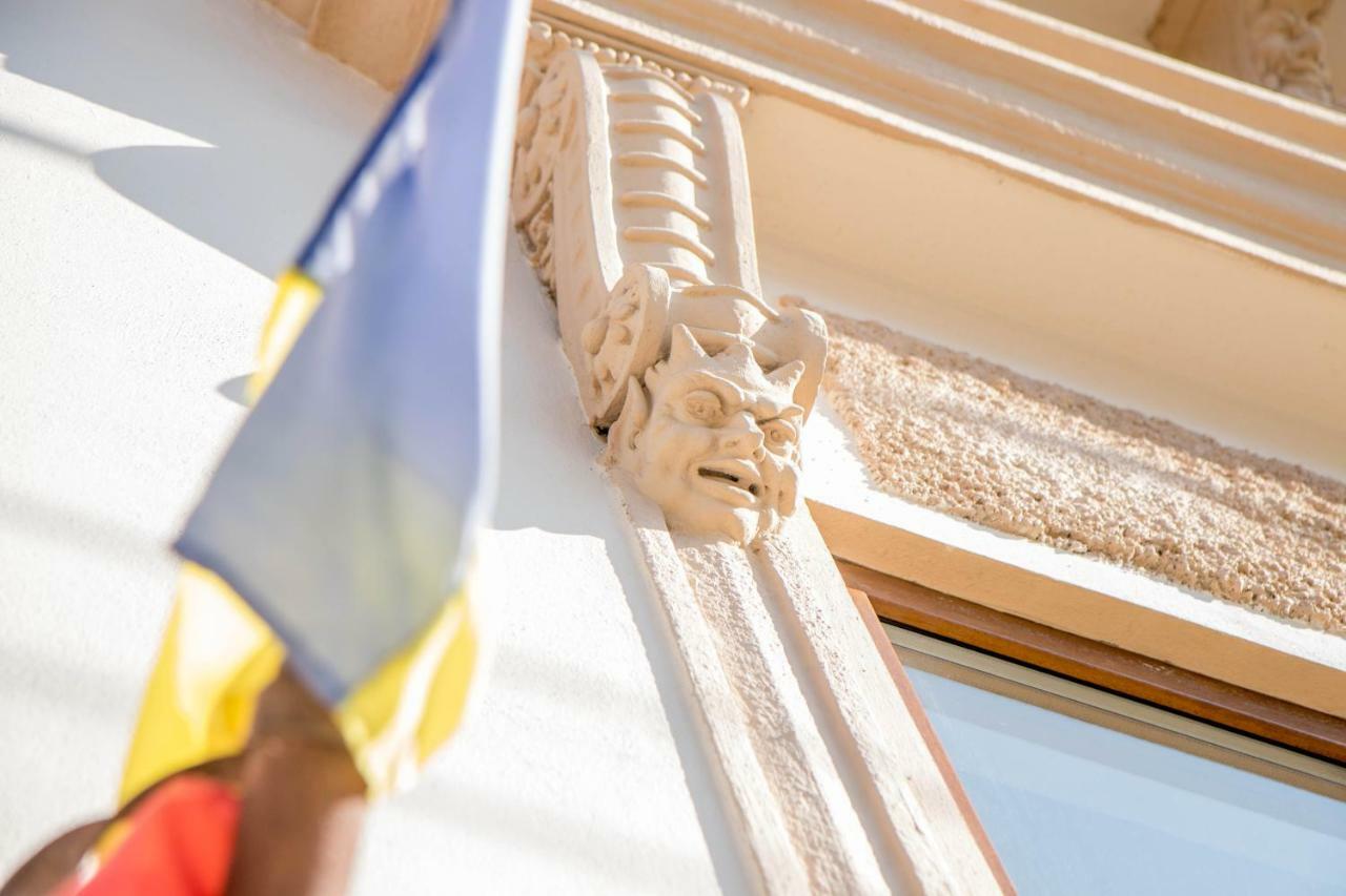 Antique Aparthotel Άλμπα Ιούλια Εξωτερικό φωτογραφία