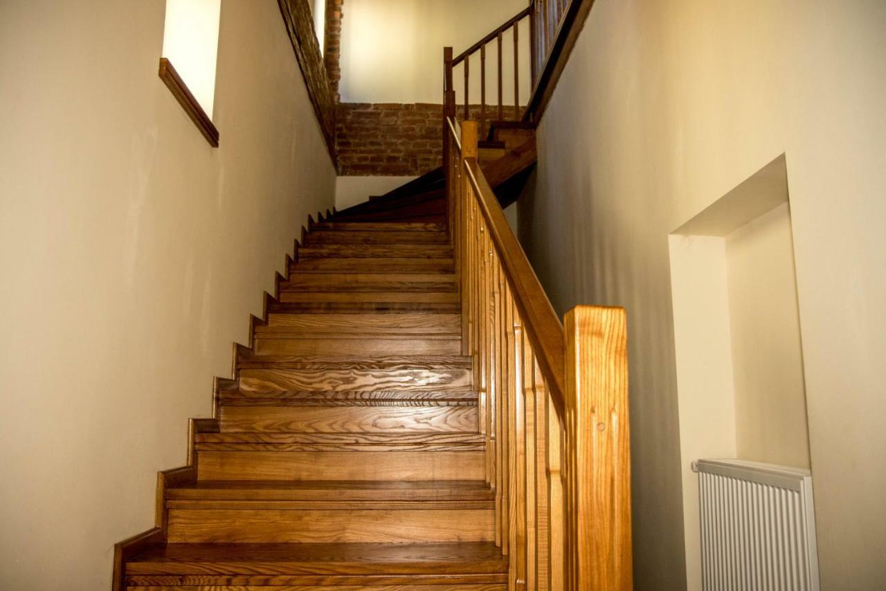 Antique Aparthotel Άλμπα Ιούλια Εξωτερικό φωτογραφία