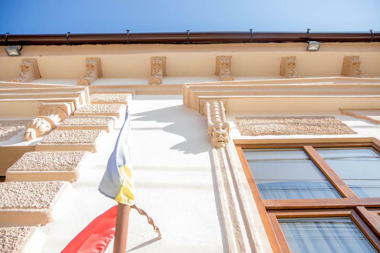 Antique Aparthotel Άλμπα Ιούλια Εξωτερικό φωτογραφία